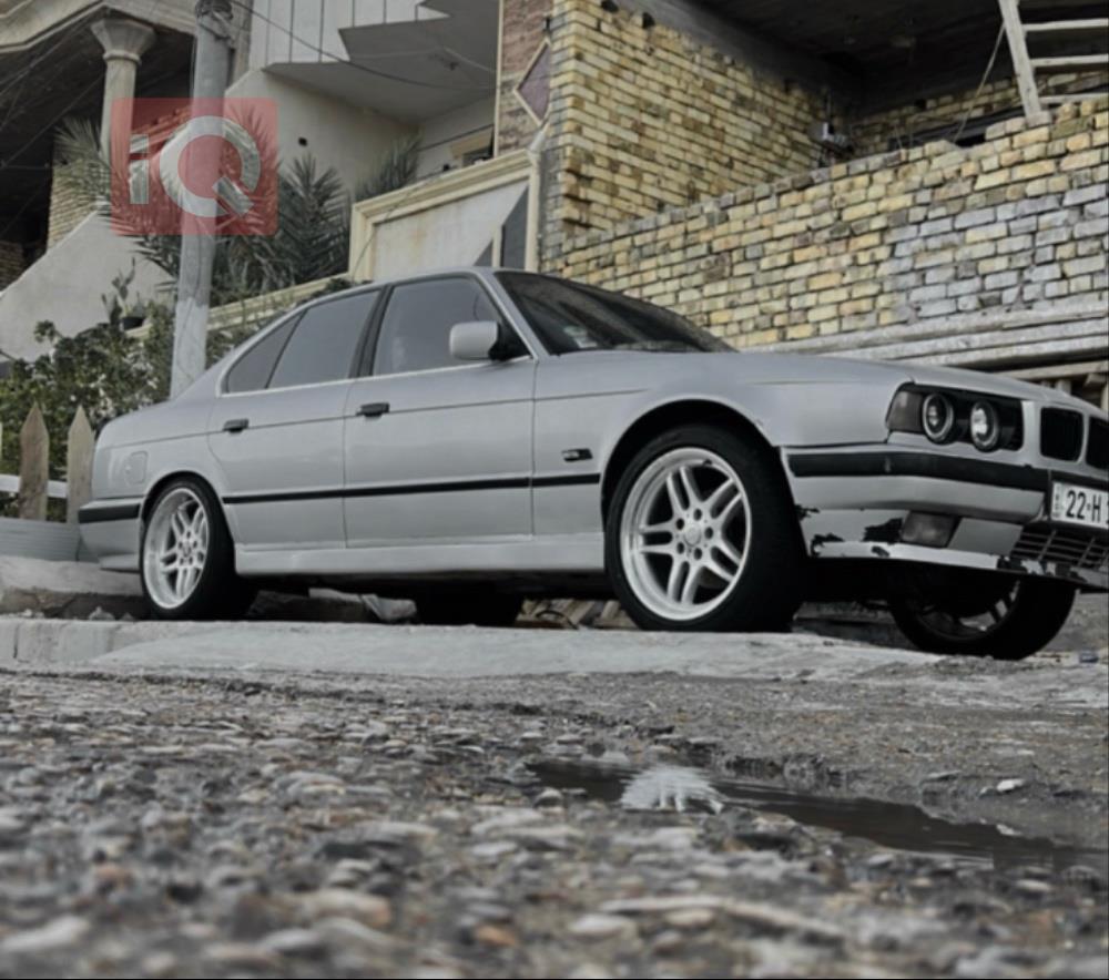 بی ئێم دەبڵیو سیریەس 5